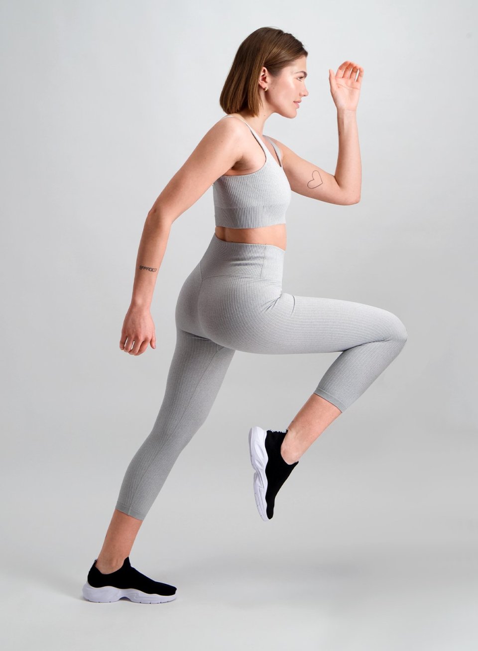 Warum die Sportmode von Aim'n die perfekte Figur macht! GLAMOUR