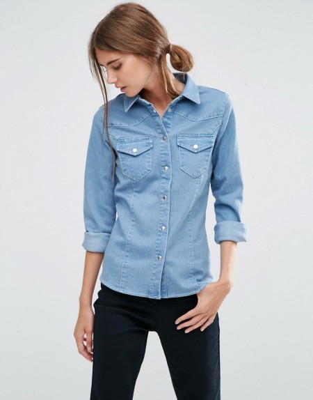 ASOS - Schmal geschnittenes Jeans-Westernhemd in hellblauer Waschung - Blau