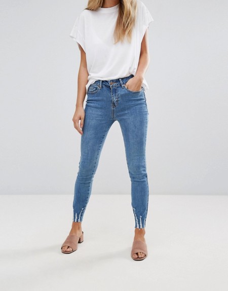 New Look - Enge Jeans in verwaschener Optik mit Schlitz vorn - Blau